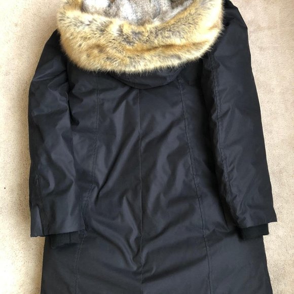 Aritzia Black Snow Jacket with Fur Trim - Picture 3 of 3